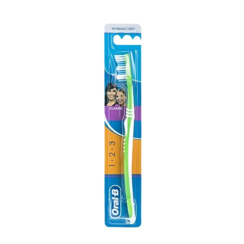 Oral B Toothbrush Classic Medium 40 <br> Pack size: 12 x 1 <br> Product code: 302670
